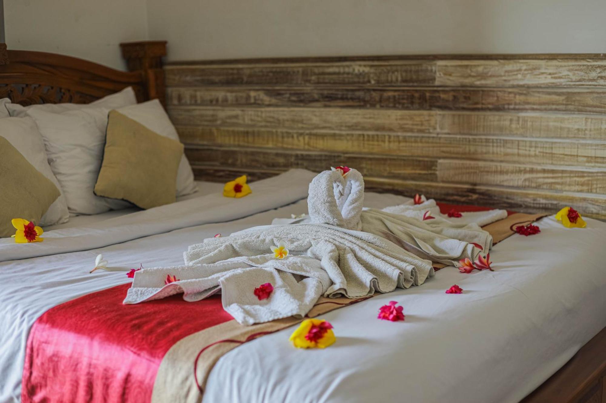 Manta Cottages With Sea View Batununggul Екстер'єр фото