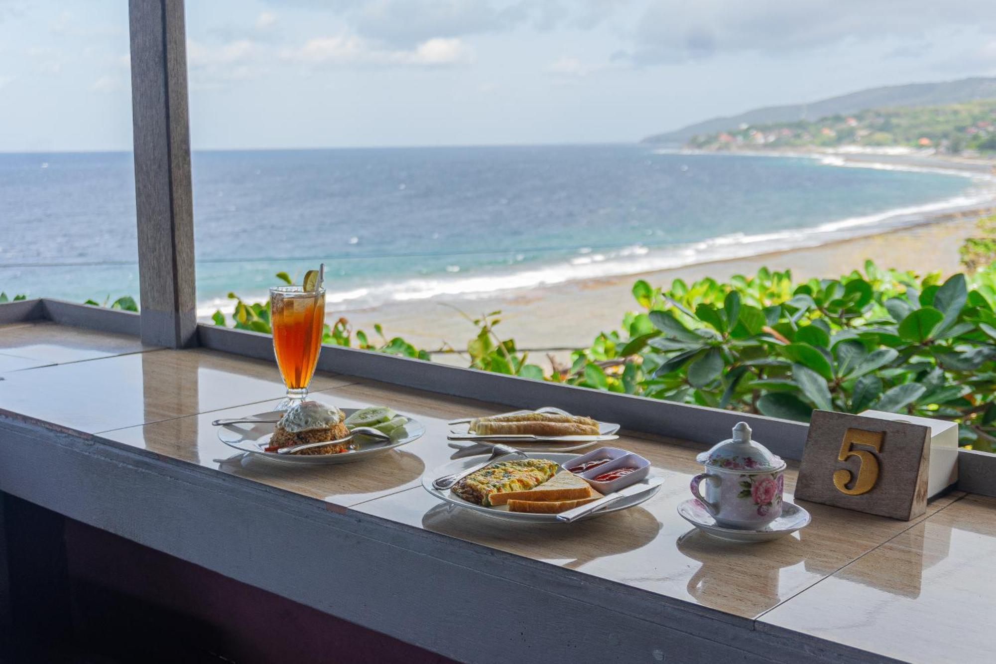 Manta Cottages With Sea View Batununggul Екстер'єр фото