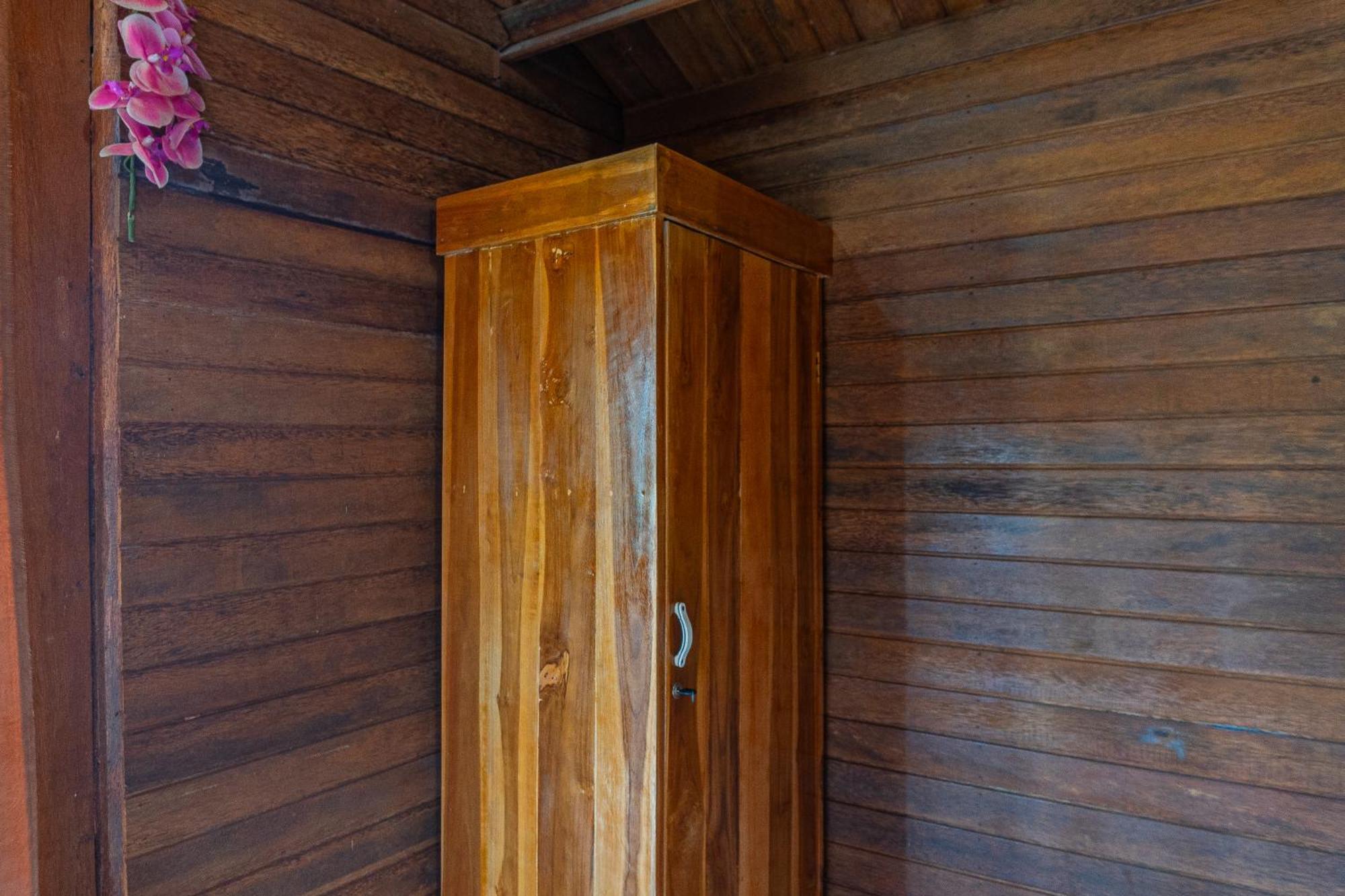 Manta Cottages With Sea View Batununggul Екстер'єр фото